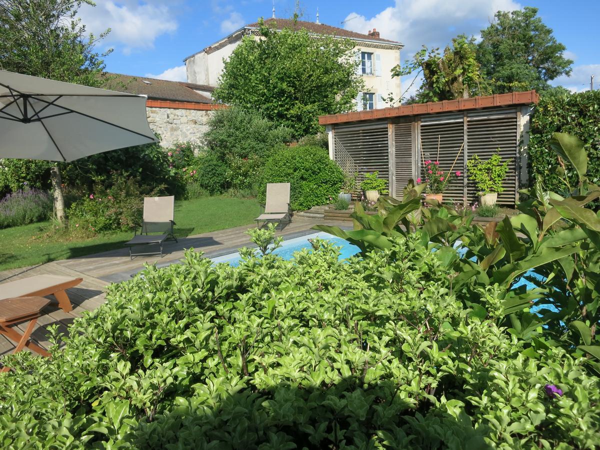 Les Jardins De Lily Ξενοδοχείο Saint-Léonard-de-Noblat Εξωτερικό φωτογραφία